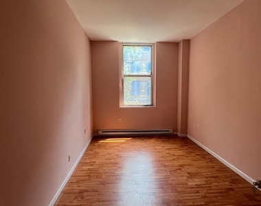 1115 Walnut Street - Photo Thumbnail 7