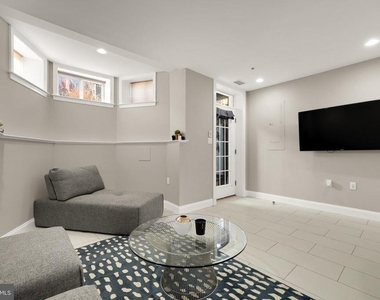 1135 6th Street Nw - Photo Thumbnail 7
