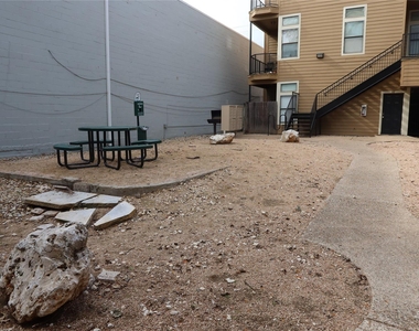 2802 Nueces St - Photo Thumbnail 16