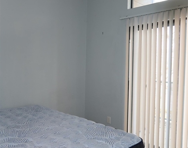 2802 Nueces St - Photo Thumbnail 7