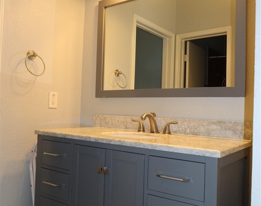 2802 Nueces St - Photo Thumbnail 10