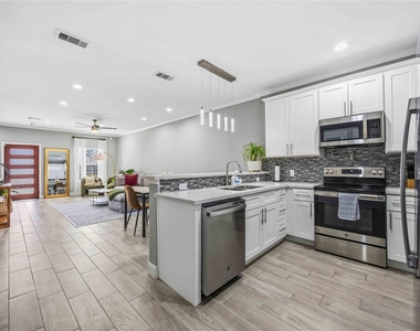 4903 Mallow Street - Photo Thumbnail 6