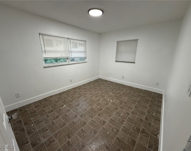 2708 Broadway - Photo Thumbnail 4