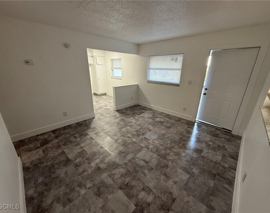 2708 Broadway - Photo Thumbnail 9