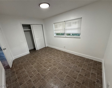 2708 Broadway - Photo Thumbnail 5