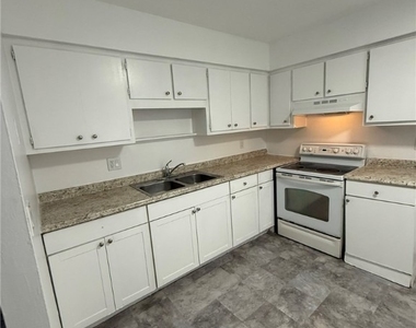 2708 Broadway - Photo Thumbnail 8