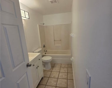 1248 Columbus Boulevard - Photo Thumbnail 7