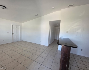 1248 Columbus Boulevard - Photo Thumbnail 12
