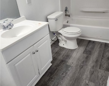 2670 Broadway - Photo Thumbnail 9