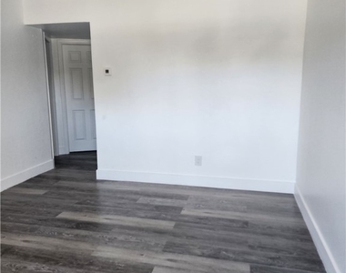 2670 Broadway - Photo Thumbnail 5