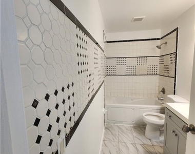 1248 Columbus Boulevard - Photo Thumbnail 5