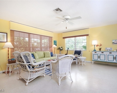 361 1st Avenue N - Photo Thumbnail 4