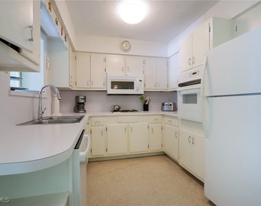 361 1st Avenue N - Photo Thumbnail 13