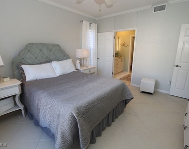 7058 Barrington Circle - Photo Thumbnail 7
