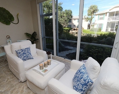 7058 Barrington Circle - Photo Thumbnail 15