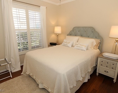 7058 Barrington Circle - Photo Thumbnail 9