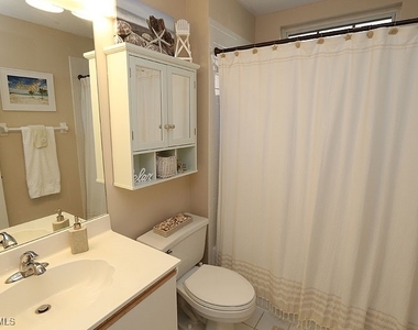 7058 Barrington Circle - Photo Thumbnail 10