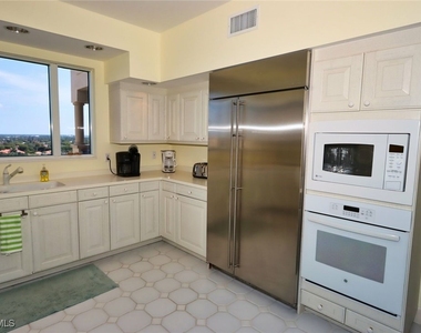 8990 Bay Colony Drive - Photo Thumbnail 8