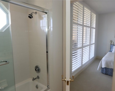 8990 Bay Colony Drive - Photo Thumbnail 22
