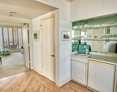 8990 Bay Colony Drive - Photo Thumbnail 7