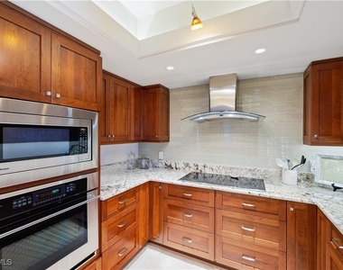 4021 Gulf Shore Boulevard N - Photo Thumbnail 7