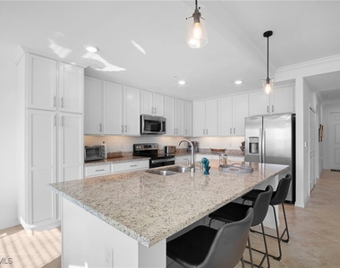 43030 Greenway Boulevard - Photo Thumbnail 8