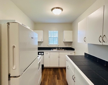 3629 N Macgregor Way - Photo Thumbnail 6