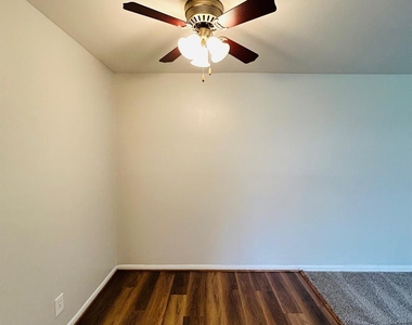 3629 N Macgregor Way - Photo Thumbnail 5