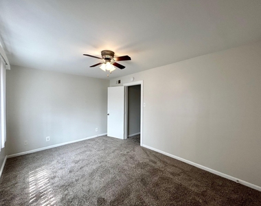 3629 N Macgregor Way - Photo Thumbnail 10