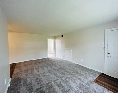 3629 N Macgregor Way - Photo Thumbnail 3