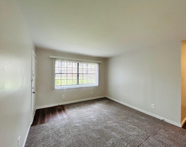 3629 N Macgregor Way - Photo Thumbnail 1
