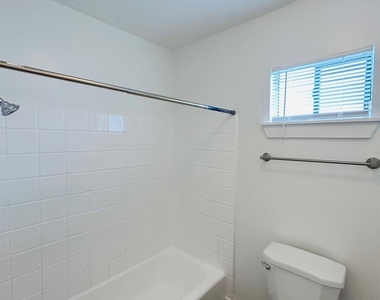 3629 N Macgregor Way - Photo Thumbnail 13