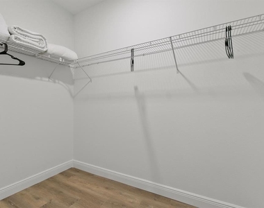 3471 Winona Street - Photo Thumbnail 16