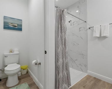 3471 Winona Street - Photo Thumbnail 18