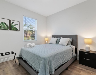 3471 Winona Street - Photo Thumbnail 12