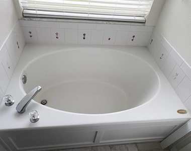 8517 Fawn Creek Drive - Photo Thumbnail 17