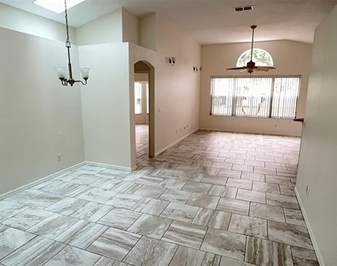 8517 Fawn Creek Drive - Photo Thumbnail 4