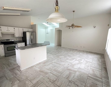 8517 Fawn Creek Drive - Photo Thumbnail 7