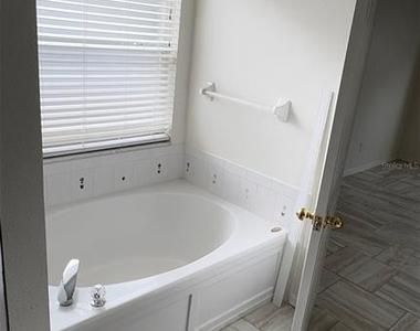 8517 Fawn Creek Drive - Photo Thumbnail 16