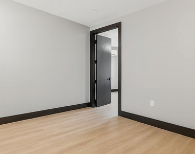 250 Winthrop Street - Photo Thumbnail 4