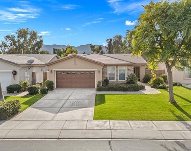 81835 Golden Star Way - Photo Thumbnail 2