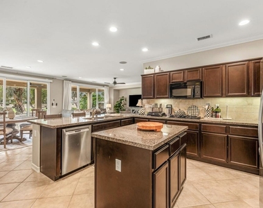 81835 Golden Star Way - Photo Thumbnail 15
