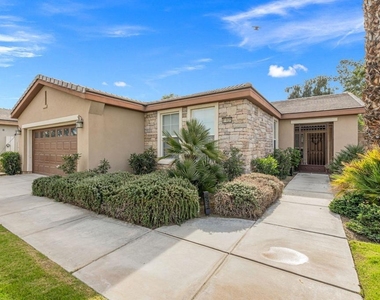 81835 Golden Star Way - Photo Thumbnail 3