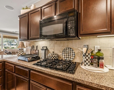 81835 Golden Star Way - Photo Thumbnail 16