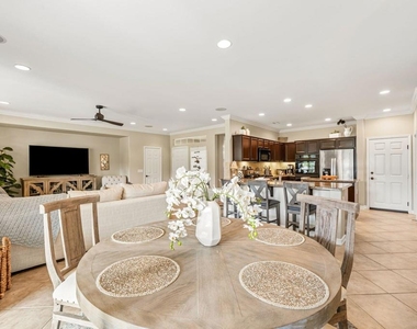81835 Golden Star Way - Photo Thumbnail 11
