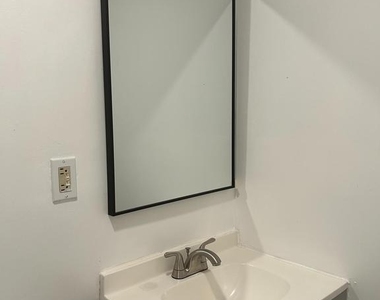 7609 Fontainebleau Drive - Photo Thumbnail 10