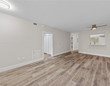 8423 Bernwood Cove Loop - Photo Thumbnail 6