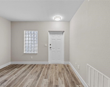 8423 Bernwood Cove Loop - Photo Thumbnail 9