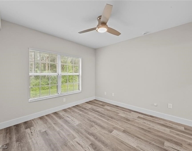 8423 Bernwood Cove Loop - Photo Thumbnail 10