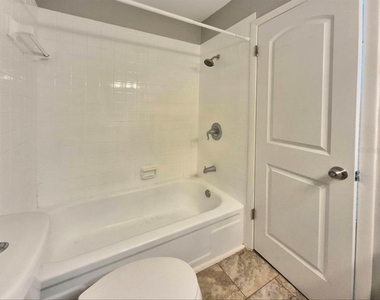 6345 Newtown Circle - Photo Thumbnail 30